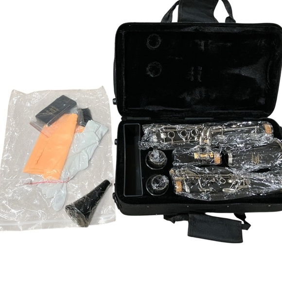 Eastar ECL-300 B Flat Concert Clarinet Ebonite Nickel-plated With Case 3 Reeds - Picture 1 of 12